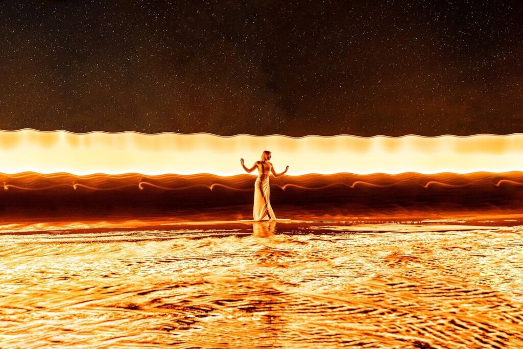 light painting ribbon gold